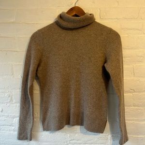 TAHARI 100% Cashmere Sweater